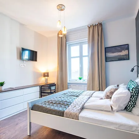 Super - Modern - Sunny * בודפשט